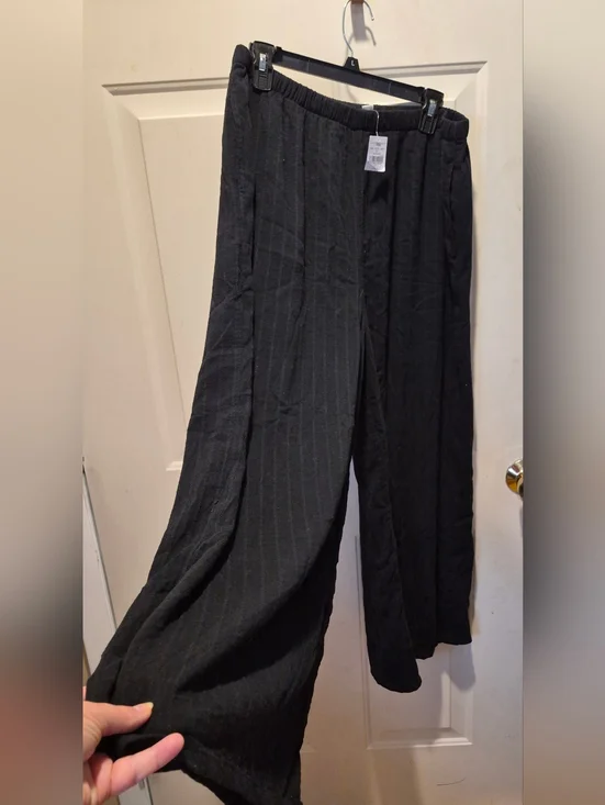 American Eagle Outfitters Black pants with Elastic Waistband - Picture 2 of 6